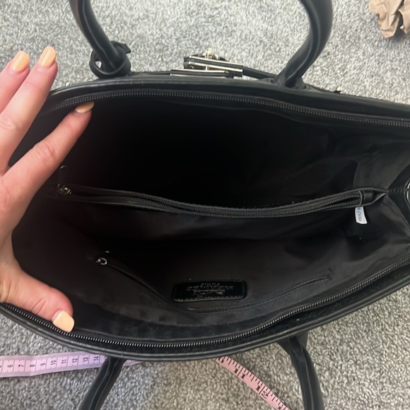 Black Purse - Picture 8 of 12